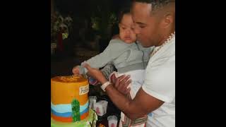 Papa bear first slice of cake on his birthday || Nicki Minaj Kenneth petty #short #papabear