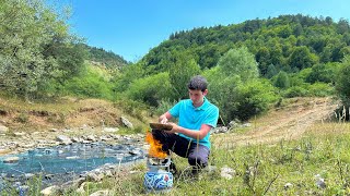 Dağ Köyünde Yaşayan Genç Adamın Yalnız Ama Mutlu Hayatı