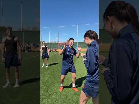 Bailesito con mi AMIGA @Carla Gabián : #shorts #short #FootballFun