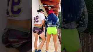 ¿Quien de los 3 hizo mejor el perreito? 😳😍 #shorts #karlabustillos #youtubeshorts