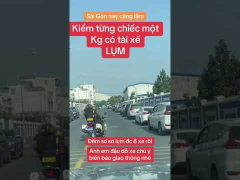 Anh em đi Sài Gòn đậu đỗ đúng theo biển báo giao thông nhé, đừng làm theo xe khác là toang đấy?