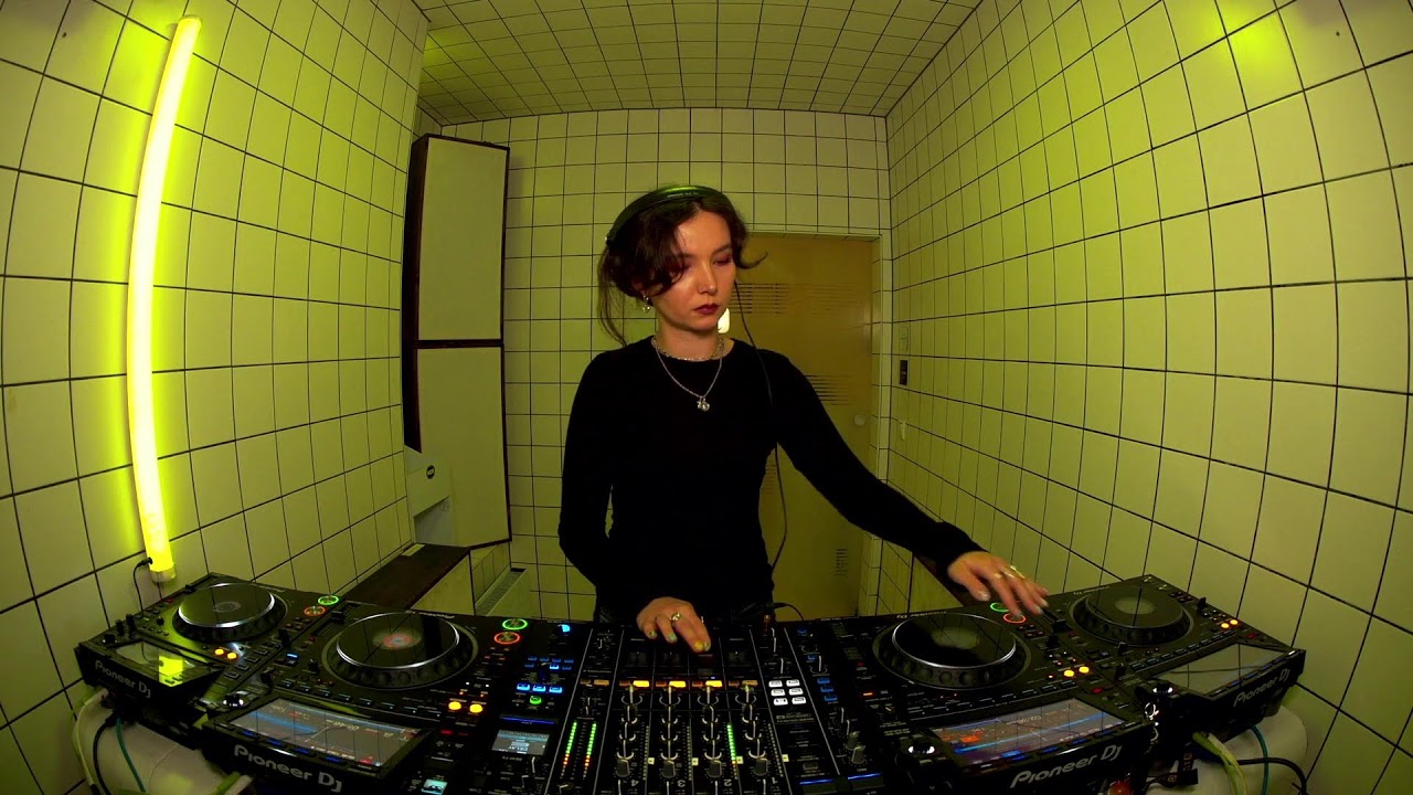 Söfia Kuz | HÖR – October 31 / 2025