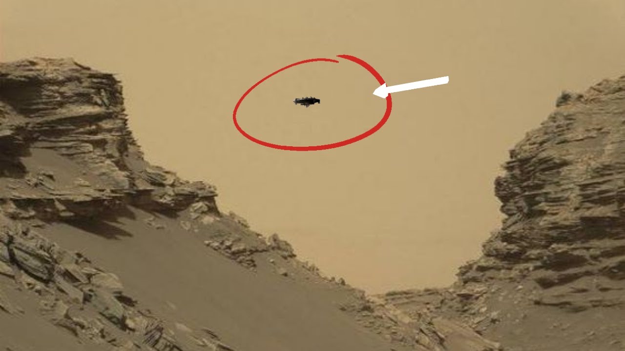 Mars perseverance curiosity capture Alien ufo spaceship flying on surface of Mars