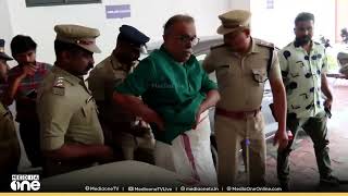 കെ എം ഷാജഹാനെ കോടതിയിലേക്ക് കൊണ്ടുപോകുന്ന ദൃശ്യം  | Thiruvananthapuram