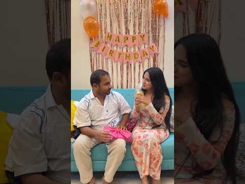 Sab kaam k gifts diye hai na🥹 #comedy #funny #gf #bf #birthdaygift #surprise #couple #relatable