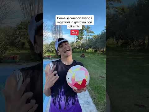 I RAGAZZINI IN GIARDINO CON GLI AMICI