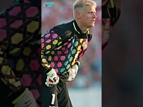 Mengapa Kiper Tak Boleh Tangkap Bola Backpass?