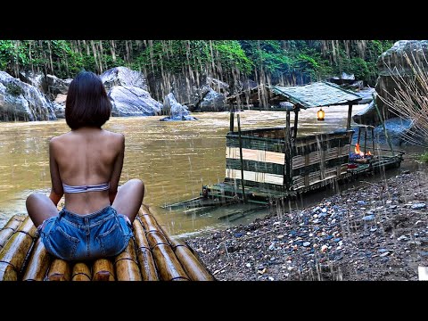 Build a Bamboo Survival Raft in the Heavy Rain, fish and spend the night - bushcraft