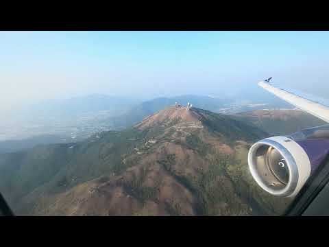 Hong Kong airport scenic landing NEW RUNWAY