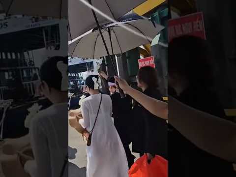 Vân Trang cùng bà xã Quý Bình đi xuống tàu ra biển Cần Giờ #short