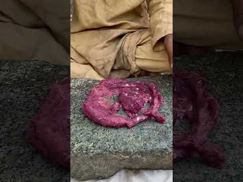 Goshtaba making process beating meat with humer. #food #kashmirifood #gushtaba