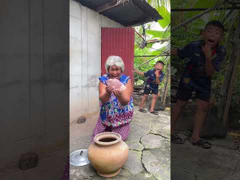 ยายหลอกหลาน #funny #comedy #shots #haha #คนไทยเป็นคนตลก55555