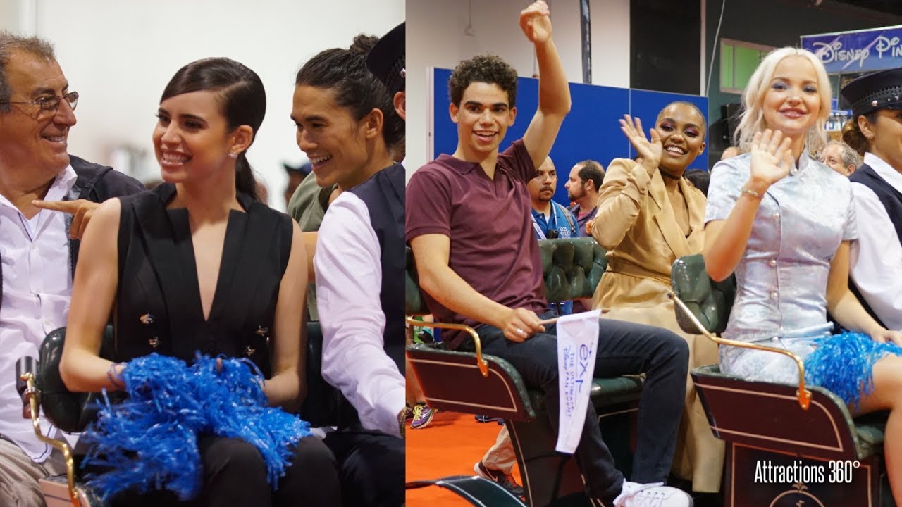Descendants 2 Parade with Dove Cameron, Sofia Carson, Stan Lee & Mark Hamill at D23 Expo
