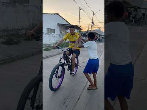 A ti como te recogen ⚠️🤯 #parati #shortsviral #stunt #shortsbike #bicicleta