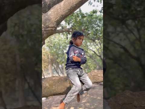 नाराज हो कर पेड़ पर चडी रोशनी 😃😀🤪🥭wait for end