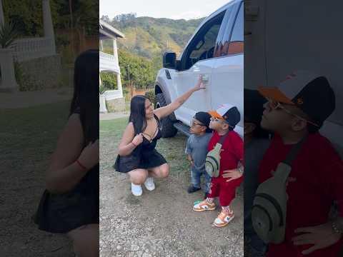 🤣Negociamos, estatura por la camioneta🤣 • @framber_seventeen