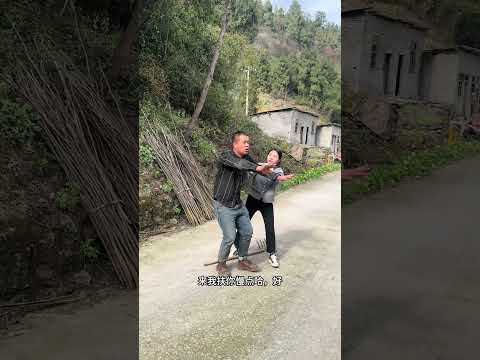 Phản ứng nhanh vậy mà vẫn bị đá  #funny #comedy #laugh  #automobile #humor #giaitri #xuhuong