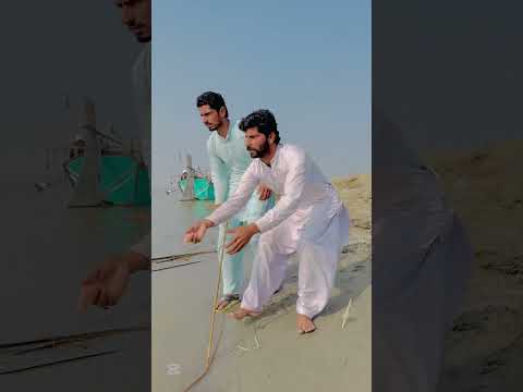 Namazi Ki Fish Chori: Phir Kya Hua?"wait for End 🤔 #funny #funnymoment #funnypost #thestupids