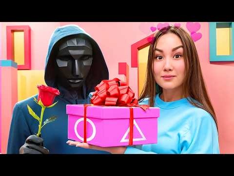 ВЛЮБИЛАСЬ в ведущего ИГРЫ в КАЛЬМАРА !