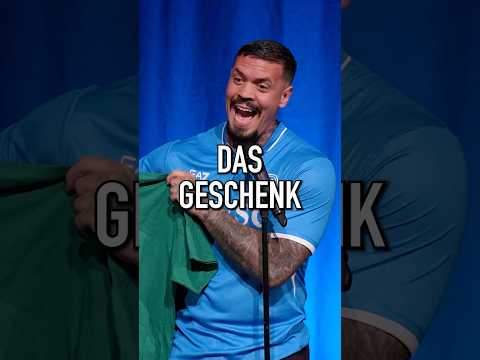 Nur Geschenke fΓΌr mich ππ #emmveecomedy #comedy #crowdwork #standupcomedy #standup #funny #humor