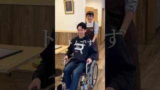 カフェ中の椅子が車椅子な理由とは…#shorts