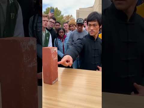 Bruce Lee’s Inch Power Is Absolutely Insane #kungfu #brucelee #martialarts