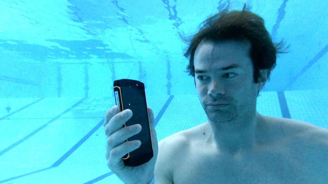 Can you film at the bottom of a 5m/15ft deep pool with a phone? Blackview phone undewater test - Christian Wedoy