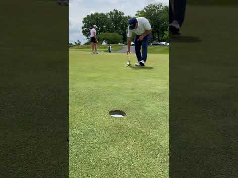 Satisfying way to send the ball in the hole ๐ซ (via eb_on_tour