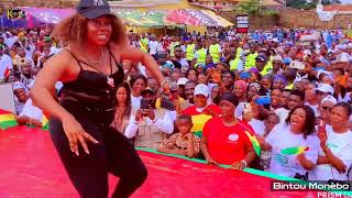 Bintou Monebo Sur Scène à Guéckédou