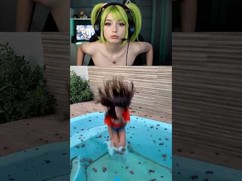 Piscina COM BARATAS? 😱 #shorts