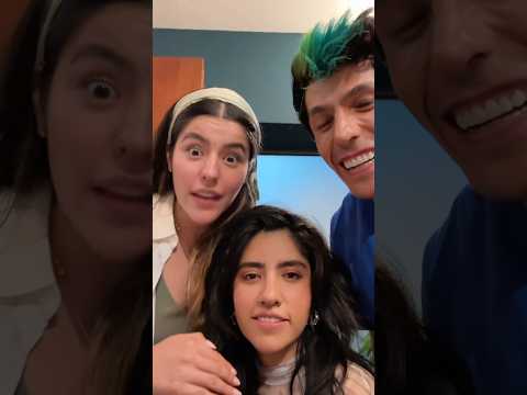 Ahora son Karen y Lesslie Velázquez 😂😂😂￼ Seguiremos siendo los Polinesios por mucho tiempo!!