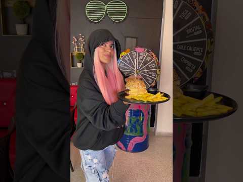 ¿Sabias que existe una hamburguesa llamada BICHOTA? homenaje a #karolg / Que Hubiera Sido - Karol G