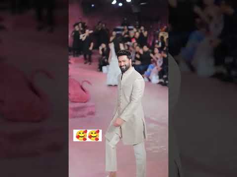 Vicky kaushal walking 😎😎#vickykaushal#taubatauba#weddingcouple#viralvideo#viralshorts