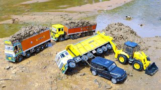 20 Wheeler BharatBenz Truck Accident Pulling Out Bolero Car JCB ? Mud Loading | Jcb ki khudai CS Toy