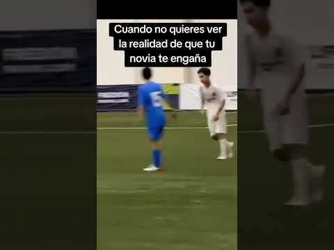 Cuando no quieres ver la realidad de que te están engañando. #futbol #soccer #shorts