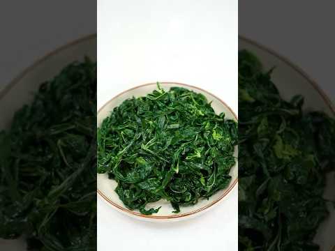 Begini Cara Merebus Daun Singkong Ala Restoran Padang #shorts #tips #tipsandtircks #daunsingkong