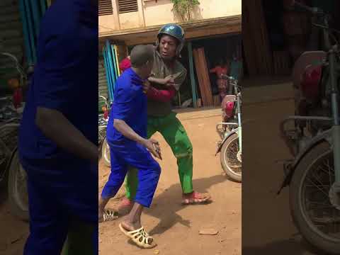 A boda boda man stealing a smart phone so funny ? #funny #sofunny #funnyvideos #leoboymatic