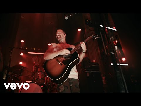 Kip Moore - Heart On Fire (Pit Pass Series) (Live)