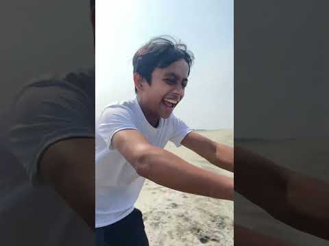 Dost Ko Samundar Mein Giraya Aur Bhaag Gaya! 😂 Chhotu #FunnyPrank #PrankVideo #ViralShorts