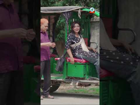 রিক্সাওয়ালী ঘোড়ার মতো গাড়ি চালাও কেন?