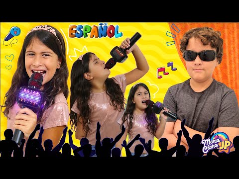 Maria Clara finge ser cantante con un micrófono mágico y gana un concurso de talentos 🎵