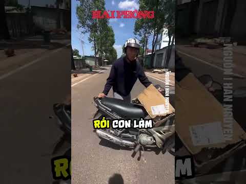 Nam thanh niên va chạm với xe ô tô và cái kết ấm lòng từ chủ xe