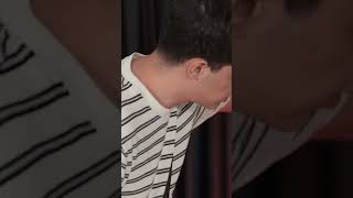 @AhmetCanDündar BANA MAKYAJ YAPIYOR 😄