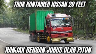 Tanjakannya Seperti Biasa Saja Tapi Jangan Disepelekan, Tronton Hino Isuzu Truk Kontainer Merayap