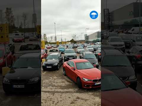Rude Man Gets Schooled in Parking Etiquette