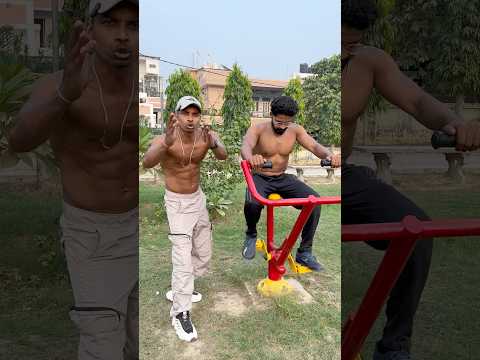 इन चारों की तरह आप पार्क में गधा मजदूरी ना करे ये exercise करके चर्बी खत्म करे🙌 #homeworkout