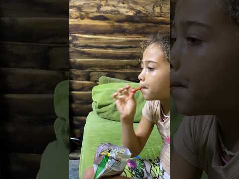 Y tus hermanos comparten TAKIS contigo ? #viral #comedia #shortvideos #humor #parati #youtube
