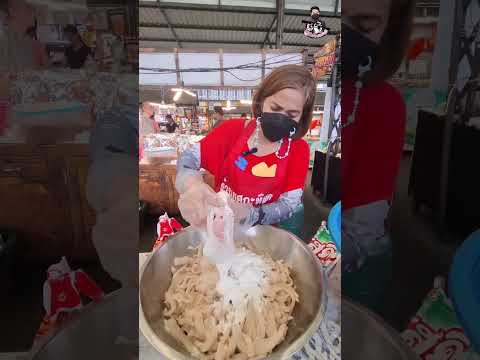 เคล็ดลับการทอดแคปหมูเชียงฮาย กรอบ ฟู ไม่อมน้ำมัน ร้าน : เจ้อ้อน แคปหมู พิกัด : ตลาดนานาเจริญ #แคปหมู