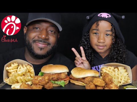 EATING CHICK-FIL-A WITH MY DAUGHTER.  MUKBANG  (EATINGSHOW) TCEATS