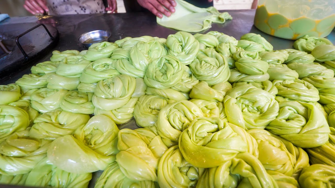 Street Food Bangkok - 60 Kg. CURRY + ROTI with Chef Gaggan